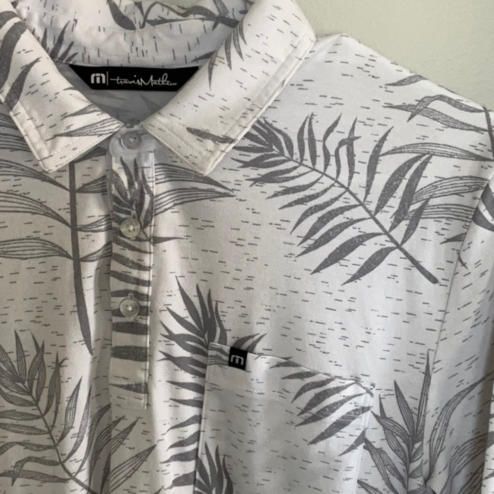 Travis Mathew Golf Shirt size M